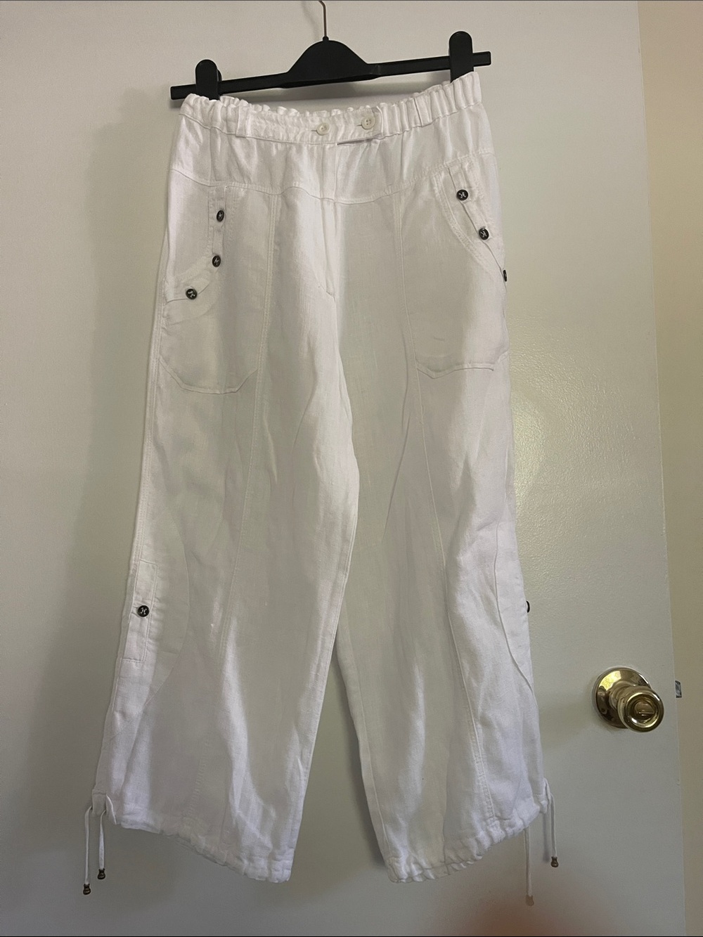 Women's White Wide-Leg Linen Cargo Capri Pants
